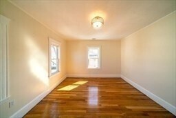 Foto del edificio - 14 Woodbine Rd