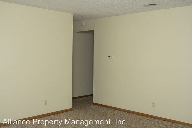 Building Photo - 523 Moro St