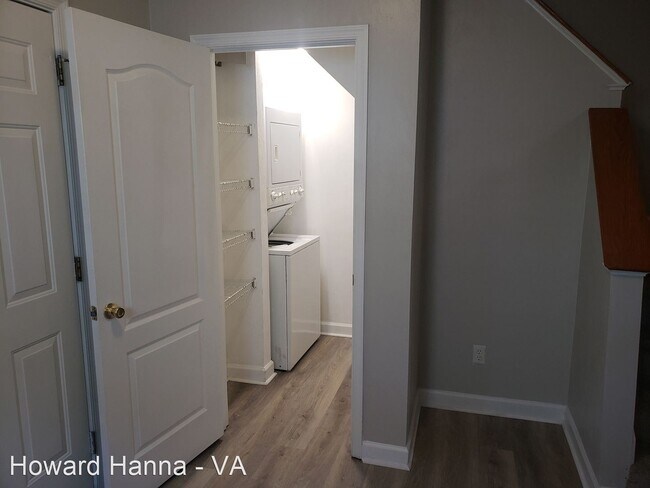 Foto del edificio - 3 br, 2.5 bath House - 8129 Redmon Road, #B