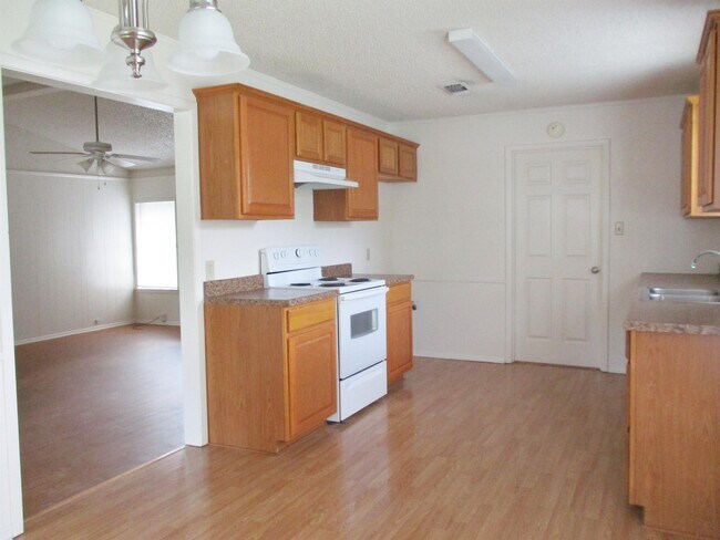 Foto del edificio - 1400 High Ridge Rd