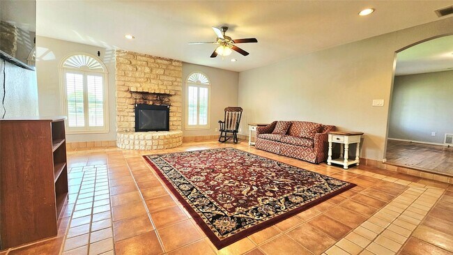 Foto del edificio - 5075 FM 5