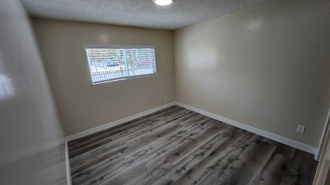 Foto del edificio - 815 N Benton Way