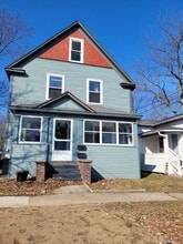 Building Photo - 1314 Oak St