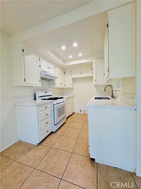 Building Photo - 17081 Green Ln
