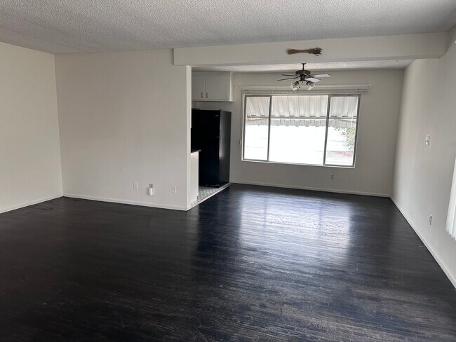 Foto del edificio - 4315 Troost Ave