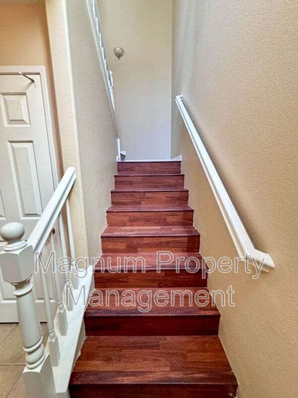 Foto del edificio - 25826 Iris Ave