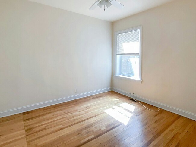Foto del edificio - 3820 N Sheffield Ave