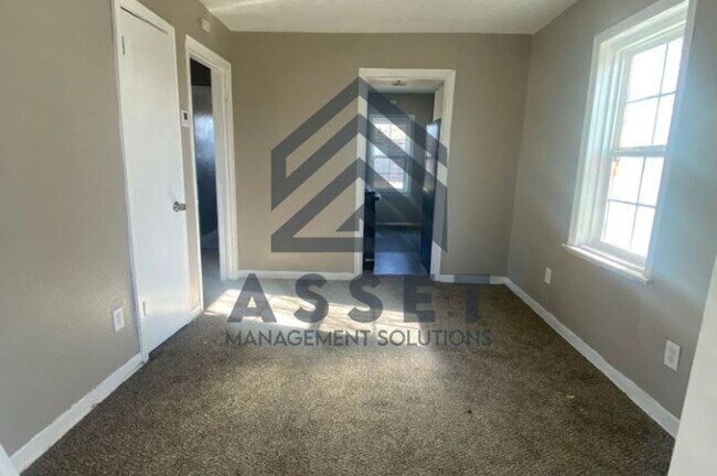 Foto del edificio - Spacious 3 Bedroom House