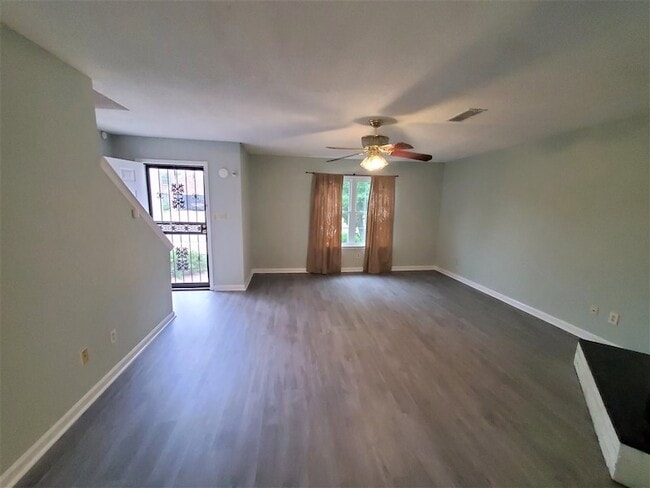 Foto del edificio - 9547 Daly Dr
