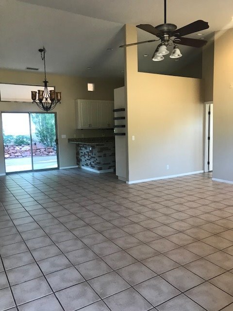 Building Photo - Coming Soon - Great 3 bed, 2 bath home with 2 car garage Front courtyard, covered back patio, piz...