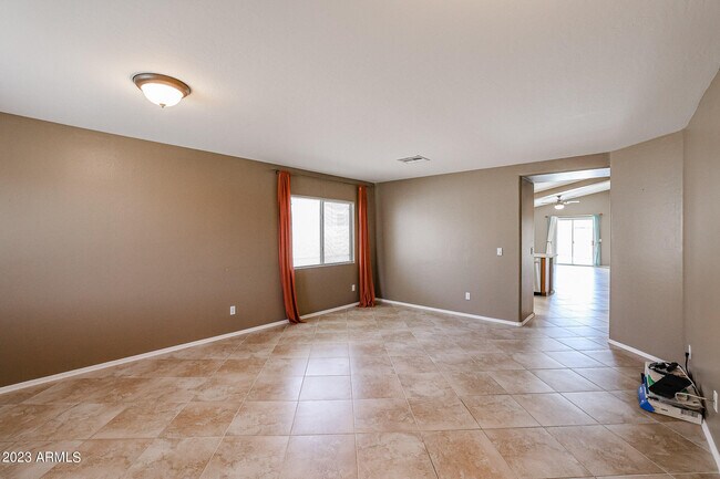 Foto del edificio - 1283 S 225th Ln