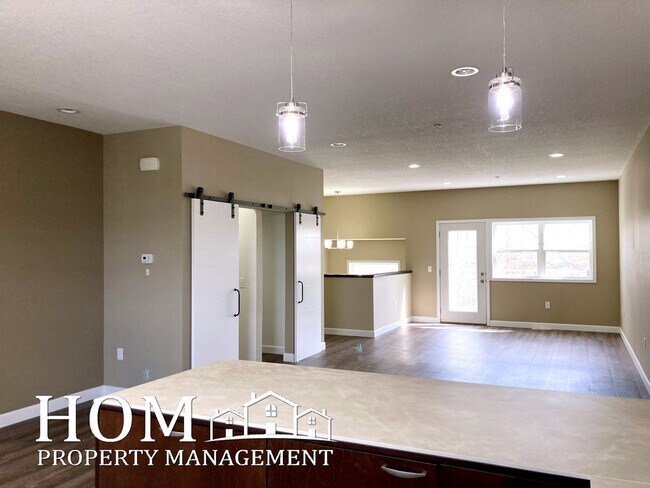 Foto del edificio - 3021 Bluestem Trl