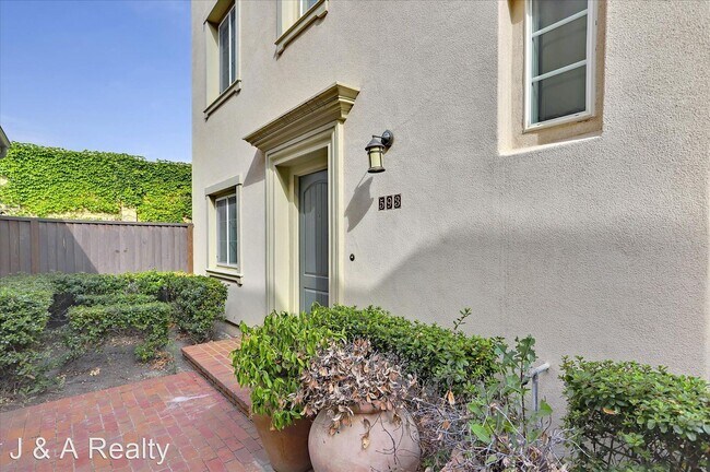 Building Photo - 4 br, 3.5 bath House - 593 Pistache Terrace