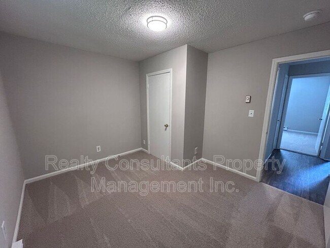 Foto del edificio - 115 Cox Ave