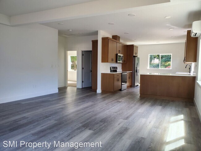 Building Photo - 2 br, 1 bath House - 754 Chemawa Rd NE