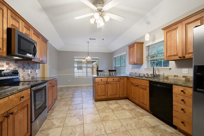 Building Photo - Great Mandeville 3 Bedroom in Hidden Pines...