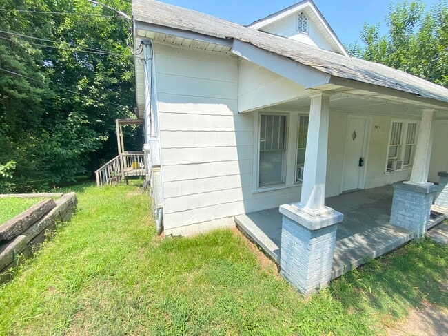 Building Photo - 2bd/1ba Duplex off Loop close to Downtown Kannapolis & Research Center