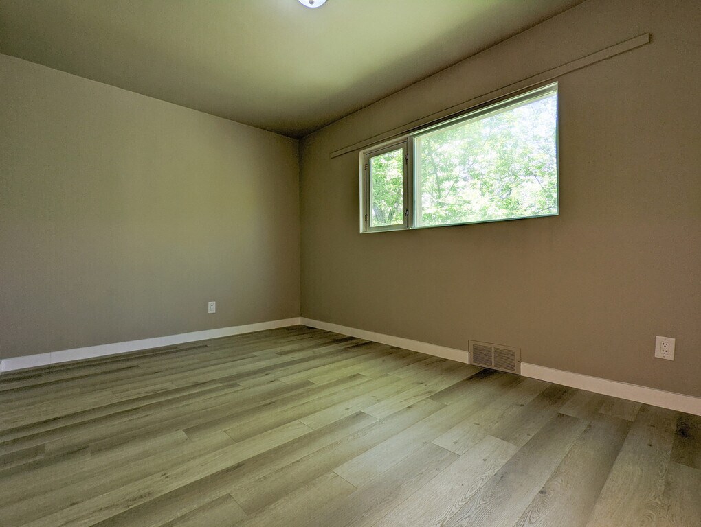 Heritage Trail Apartments 1 Apartments 9737 105th St NW Edmonton, AB