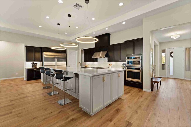 Foto del edificio - Modern Elegance in Scots Pine – 5-Bedroom Luxury Residence in West Summerlin