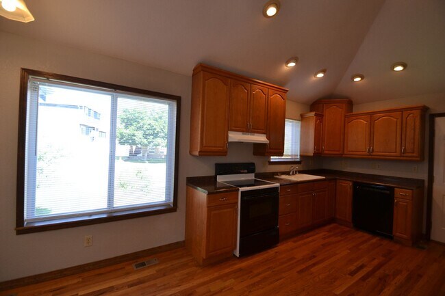Foto del edificio - Ranch with Unfinished Basement in D20 with...