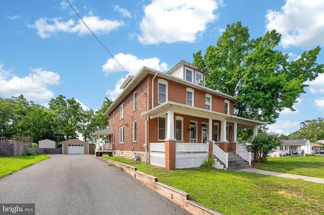 Foto del edificio - 855 N Pleasantview Rd