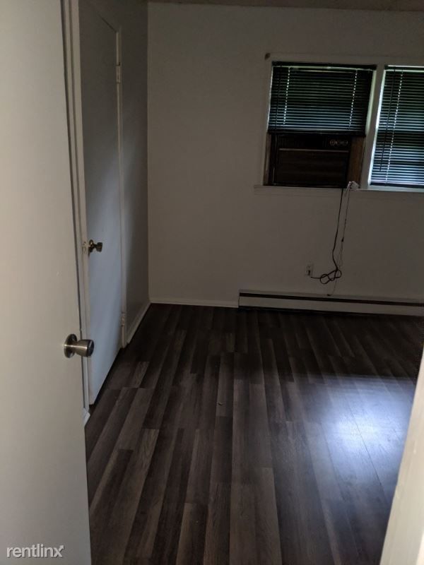 Building Photo - 3 br, 1 bath House - 105 Leona Drive