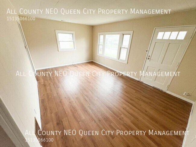 Foto del edificio - 2440 Ulrich Ave