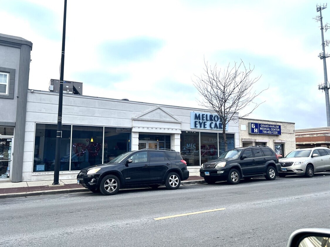 Primary Photo - 2500 N Harlem Ave