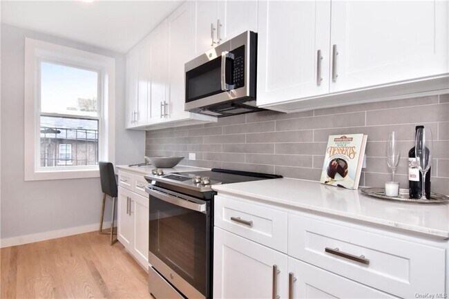 Building Photo - 651 Boulevard W