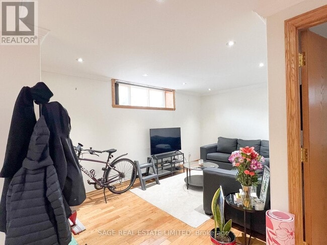 Building Photo - 18 Rivercrest Rd