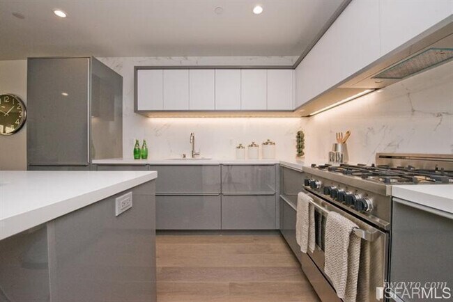 Foto del edificio - 2421 16th St