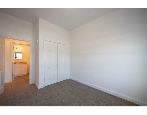 Foto del edificio - 2 S Grove St