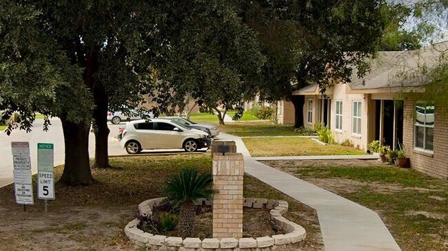 Building Photo - 600 N Fairgrounds Rd