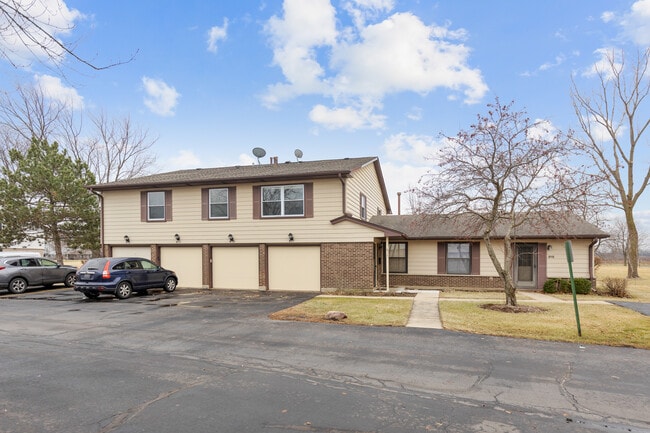Building Photo - 817 Pahl Rd