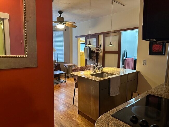 Foto del edificio - 65 Burbank St