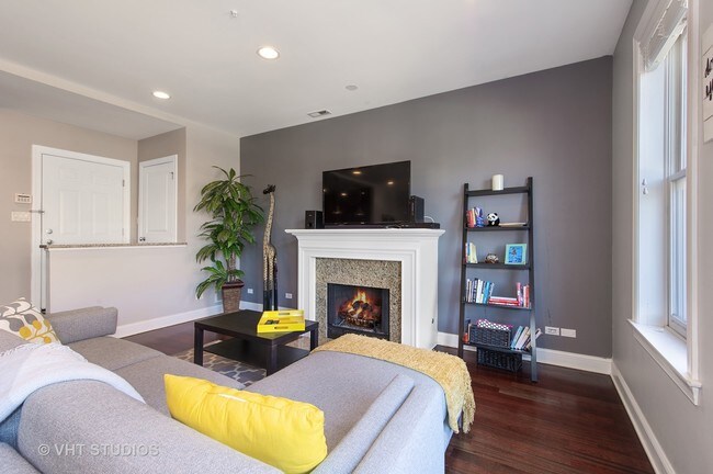 Building Photo - 1277 N Clybourn Ave