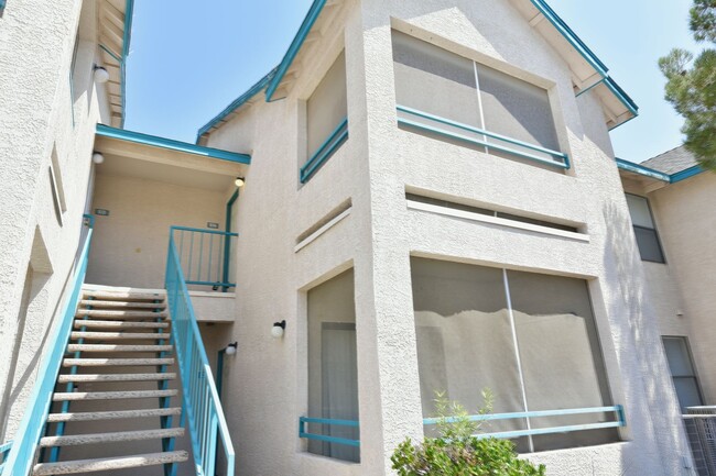 Building Photo - 1 Bedroom condo gated with community Pool