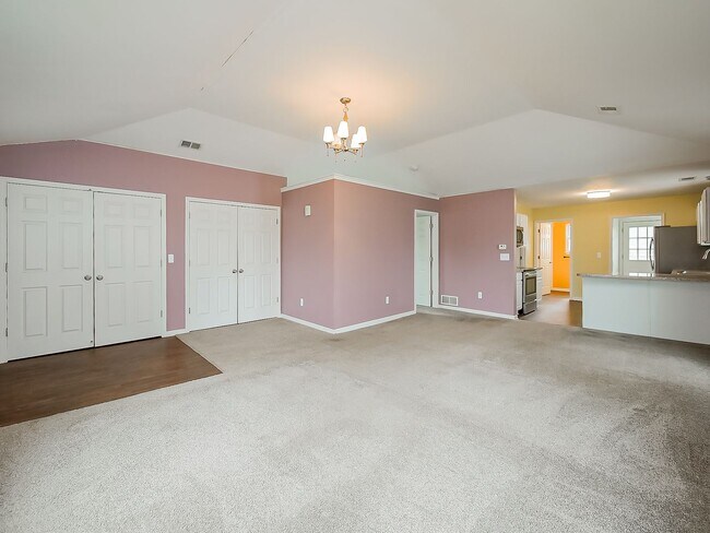 Foto del edificio - COMING SOON! Lake Living at Its Finest in Keego Harbor!