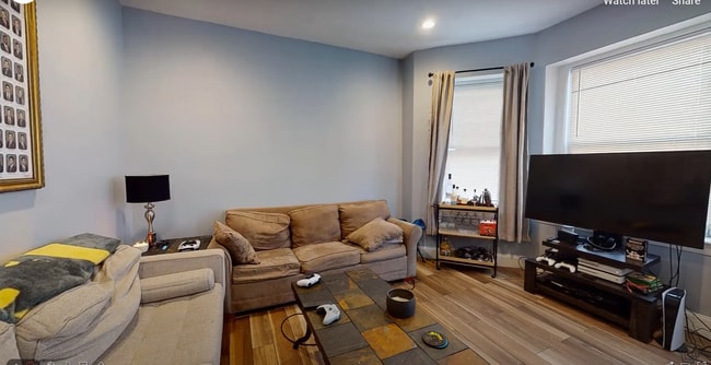 Building Photo - Luxury Apt Near BU & T!  Laundry In Unit!  Heat & HW Included