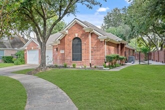 Building Photo - 6402 Parkriver Crossing