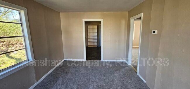 Building Photo - 116 N Rucker Ave