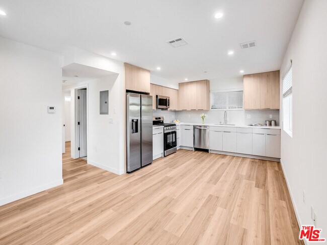 Foto del edificio - 1345 Seward St