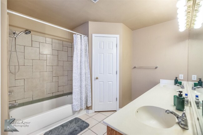 Foto del edificio - 3874 Purdue Ln
