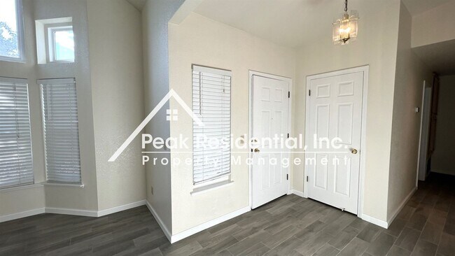 Building Photo - 3 br, 2 bath House - 1337 Muscat Cir