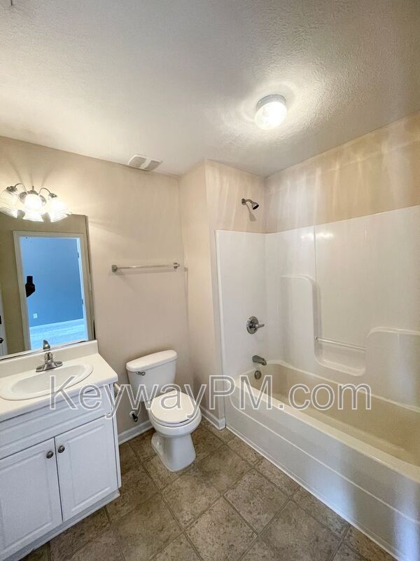 Building Photo - 1721 Elizabeth St