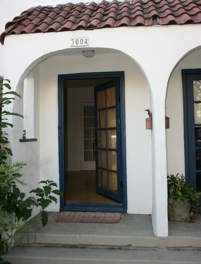 Building Photo - 3004 Del Monte Dr