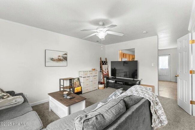 Foto del edificio - 100 Ashwood Dr