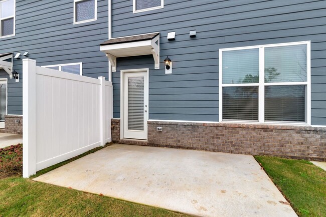 Building Photo - BRAND NEW 3 BEDROOM 3 BATH TOWNHOME WITH U...