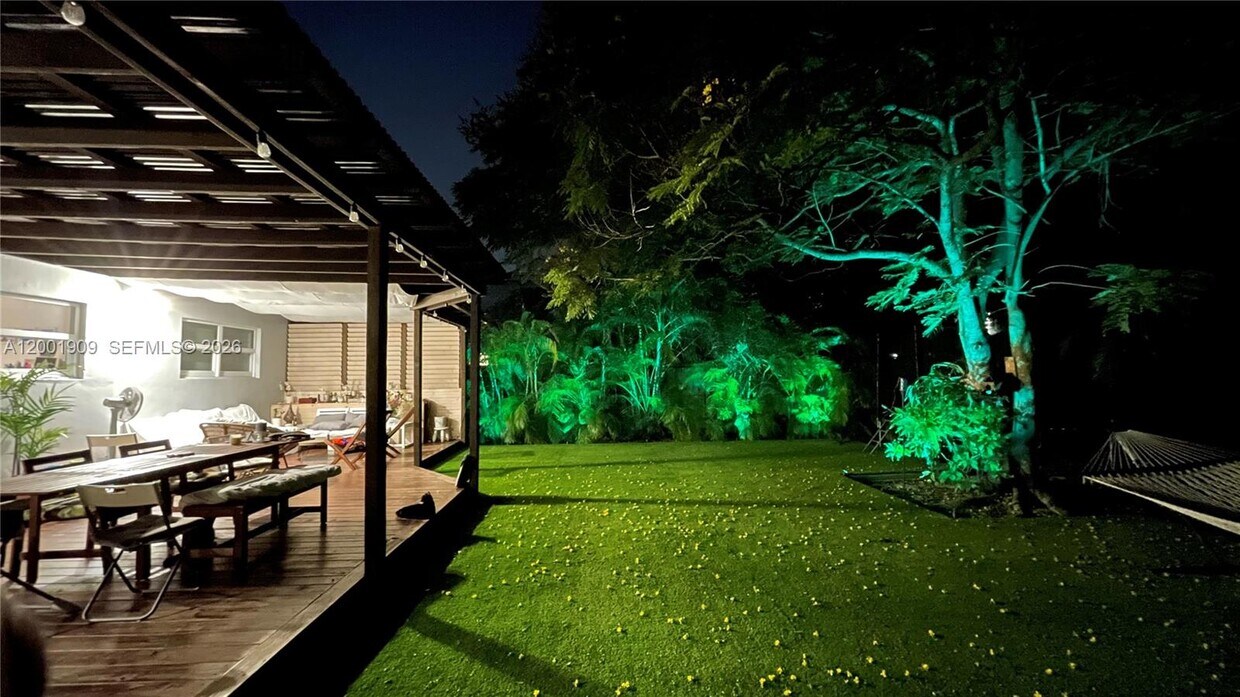 Foto del edificio - 2940 SW 25th Ter