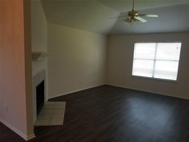 Building Photo - 1517 Hercules Ln